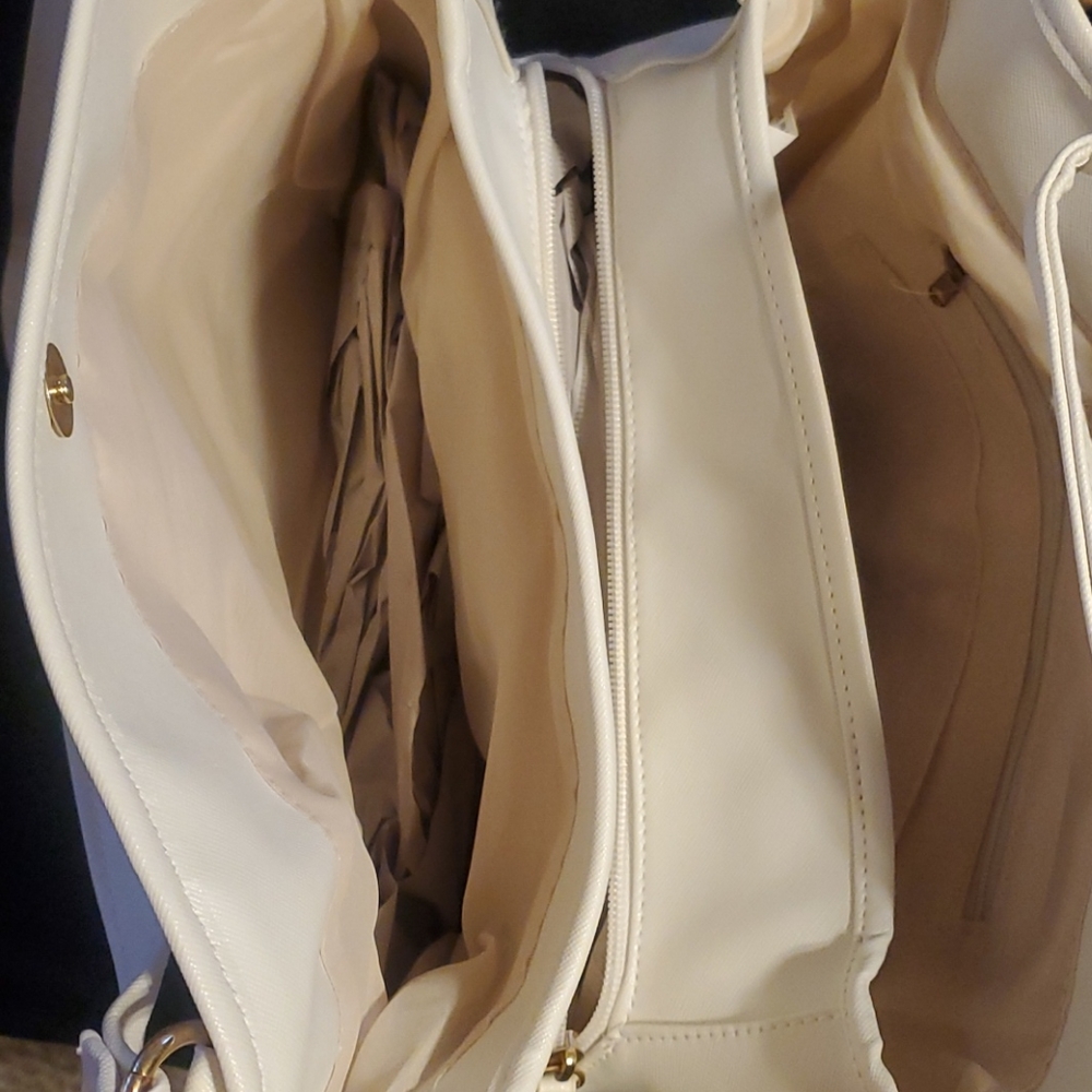 Purse - Picture 3 of 4